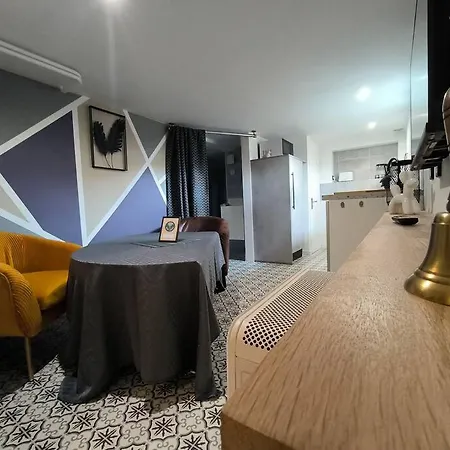 Calme Et Proche De Rennes Apartman *